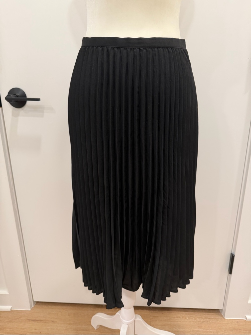 Banana Republic Black Pleated Midi Skirt